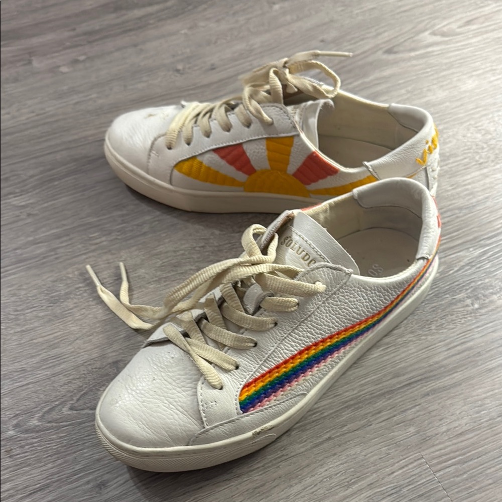 Leather White and embroidered Sneakers Retro Style